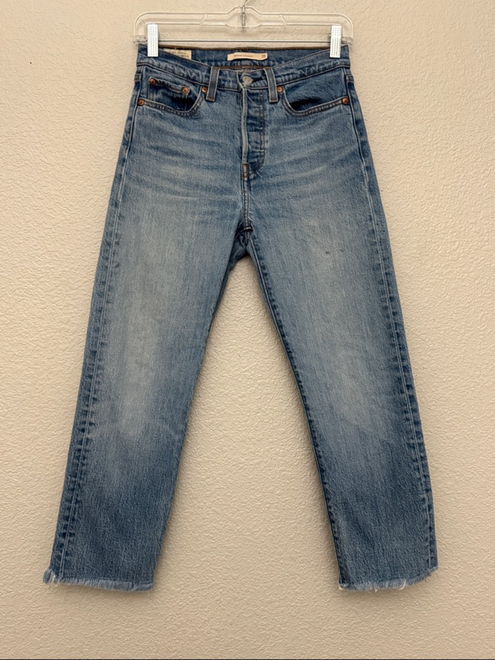 Levi's Wedgie Straight Jeans Premium Denim Medium Wash High Rise Raw Hem Size 25